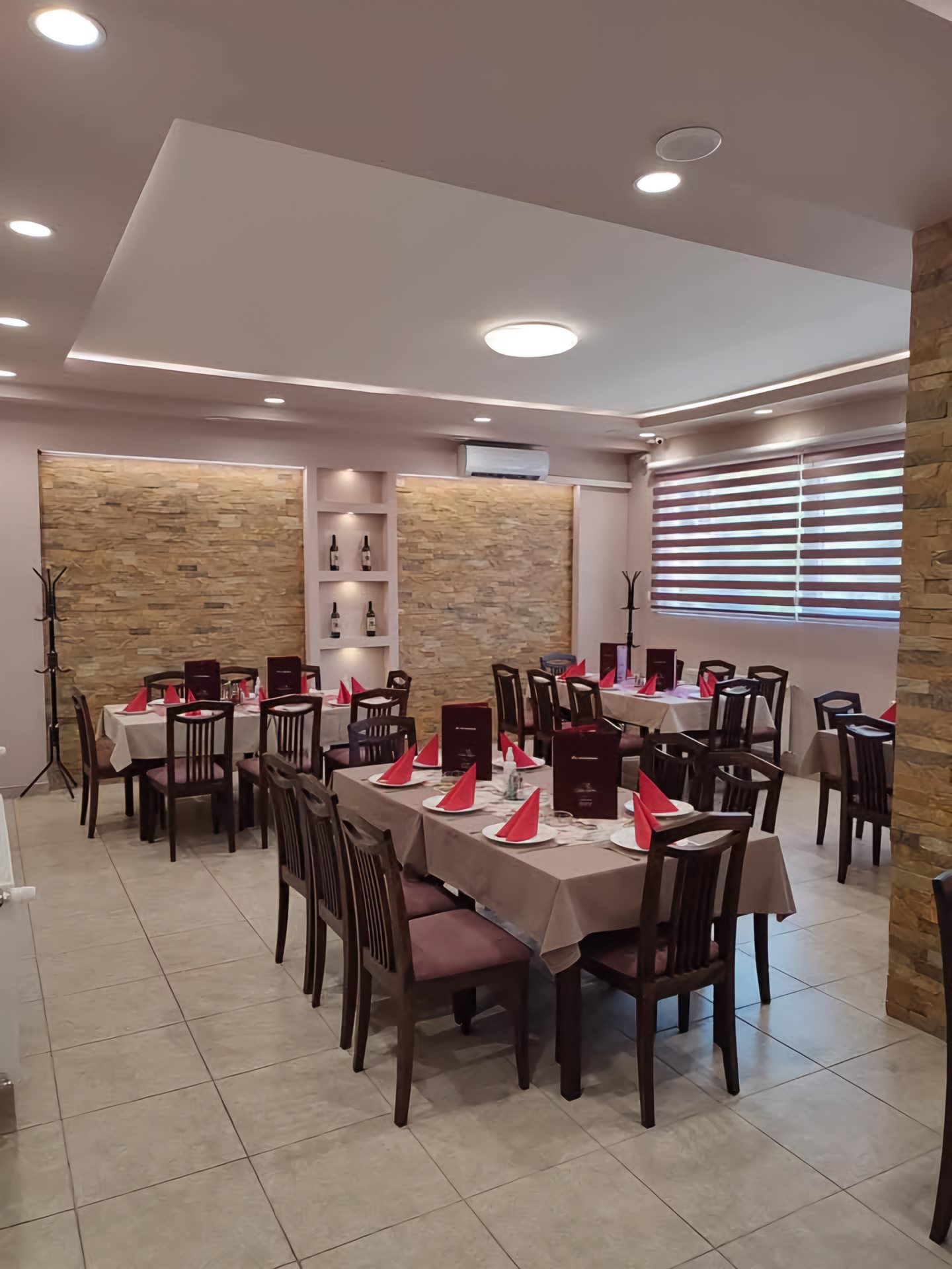 Enterijer restorana Sladak Život u Aleksincu